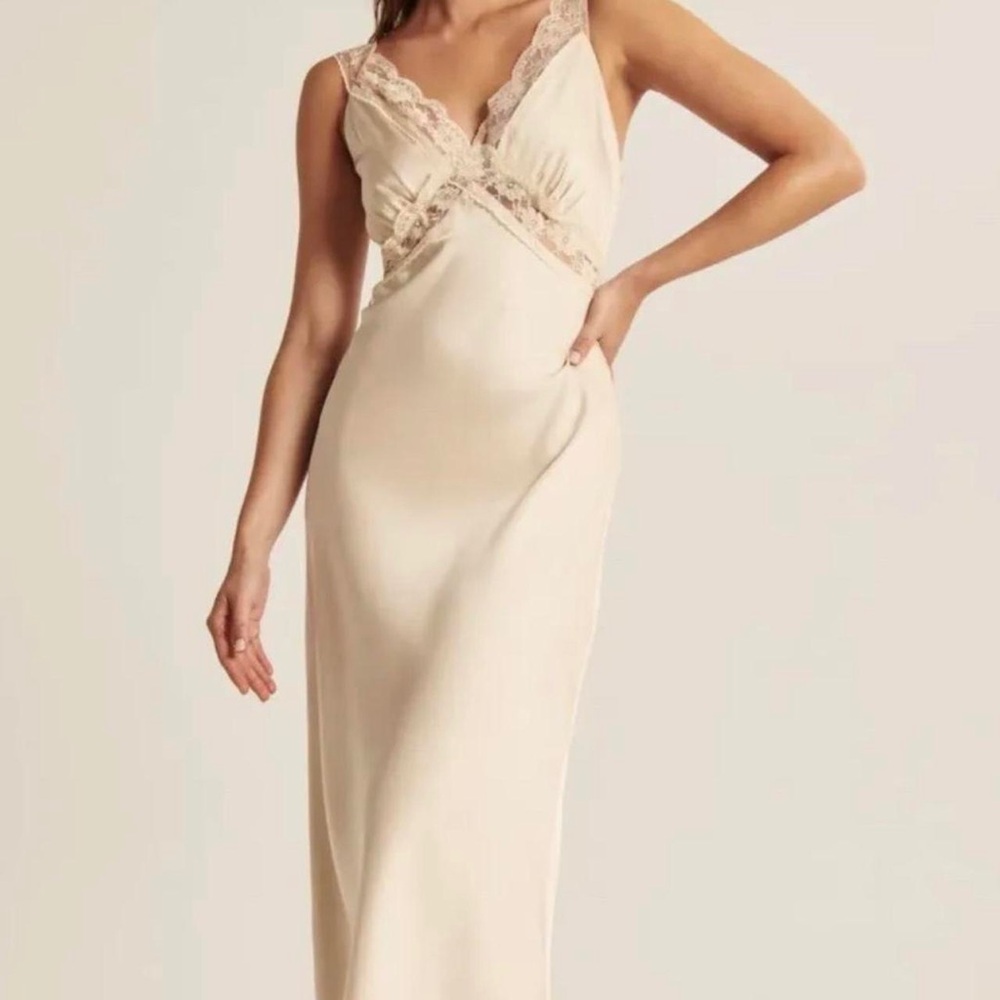 Abercrombie & Fitch - Satin Lace Midi Dress